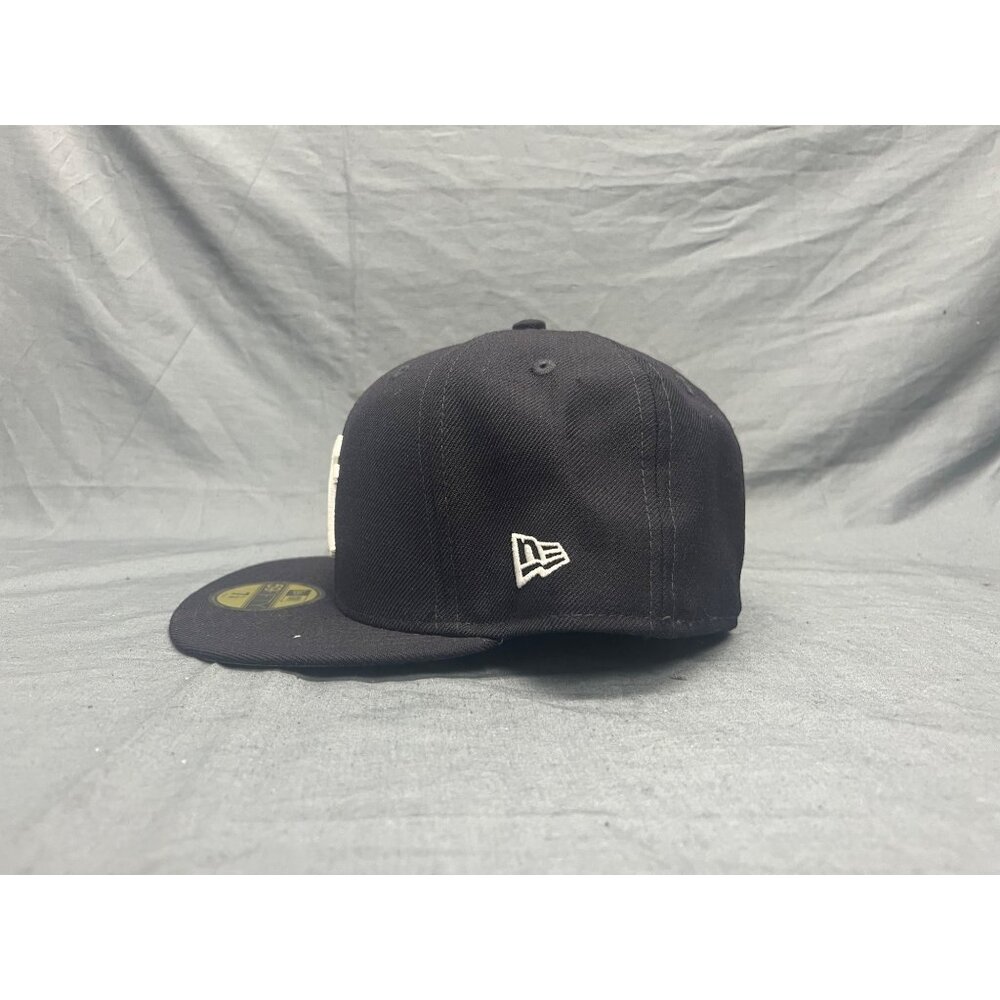 New Era 59Fifty New York Yankees Fitted Cap Navy Size 7 1/4 NEW WITH TAGS! - Picture 3 of 8
